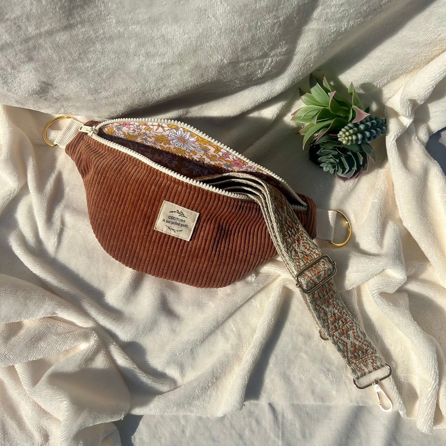 Banane velours marron rouille