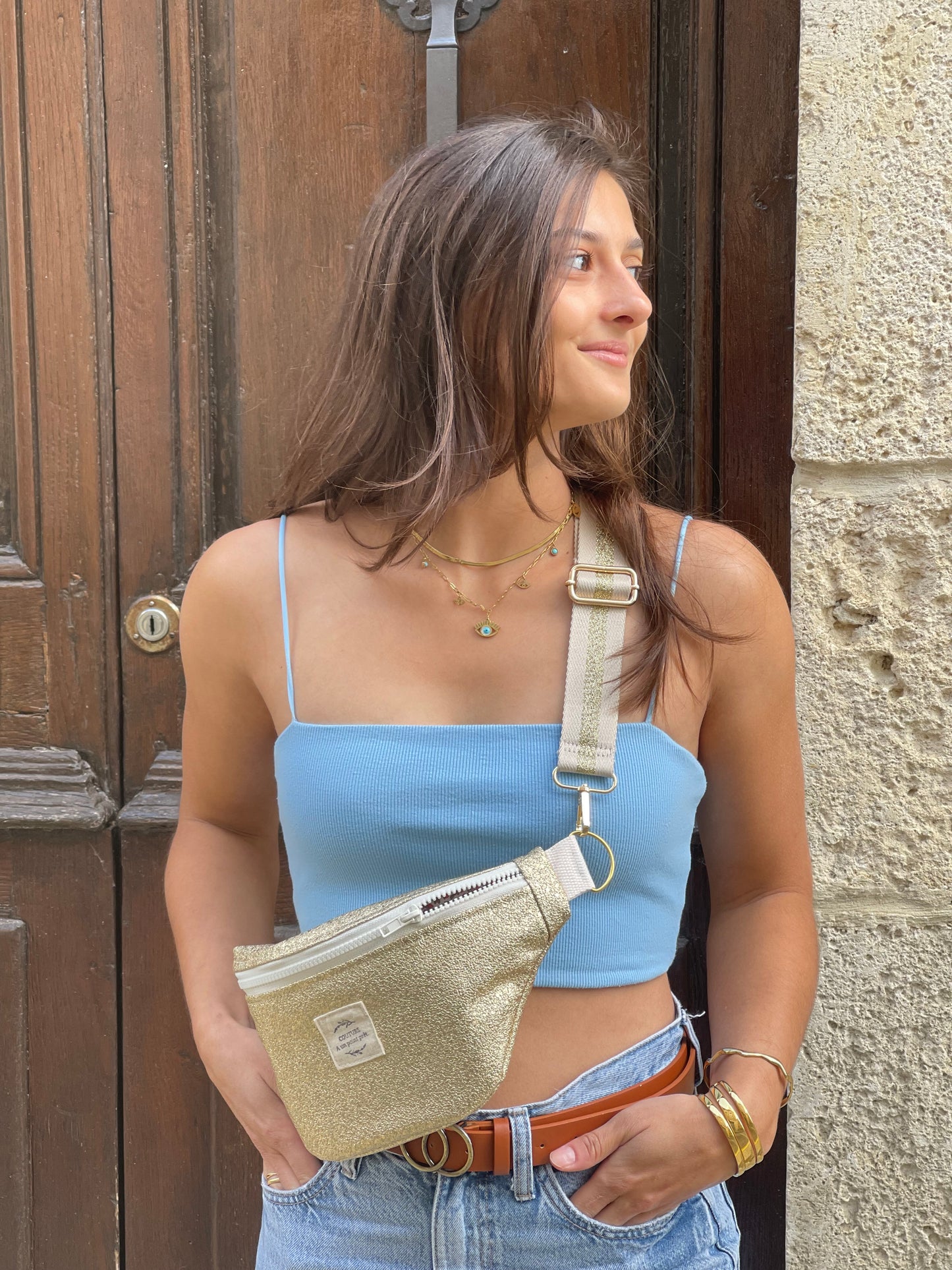 Banane simili doré brillant