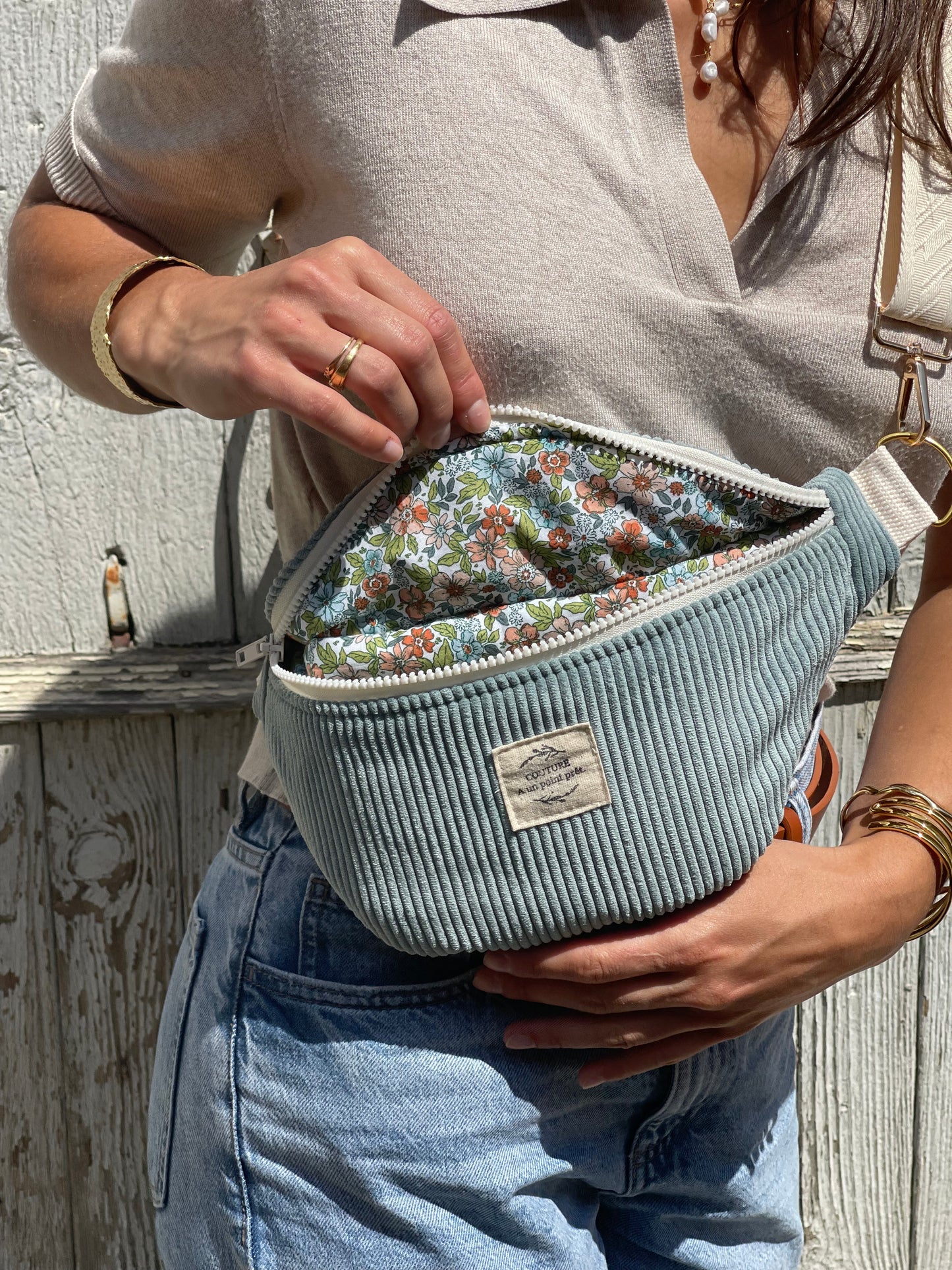 Banane velours bleu ciel