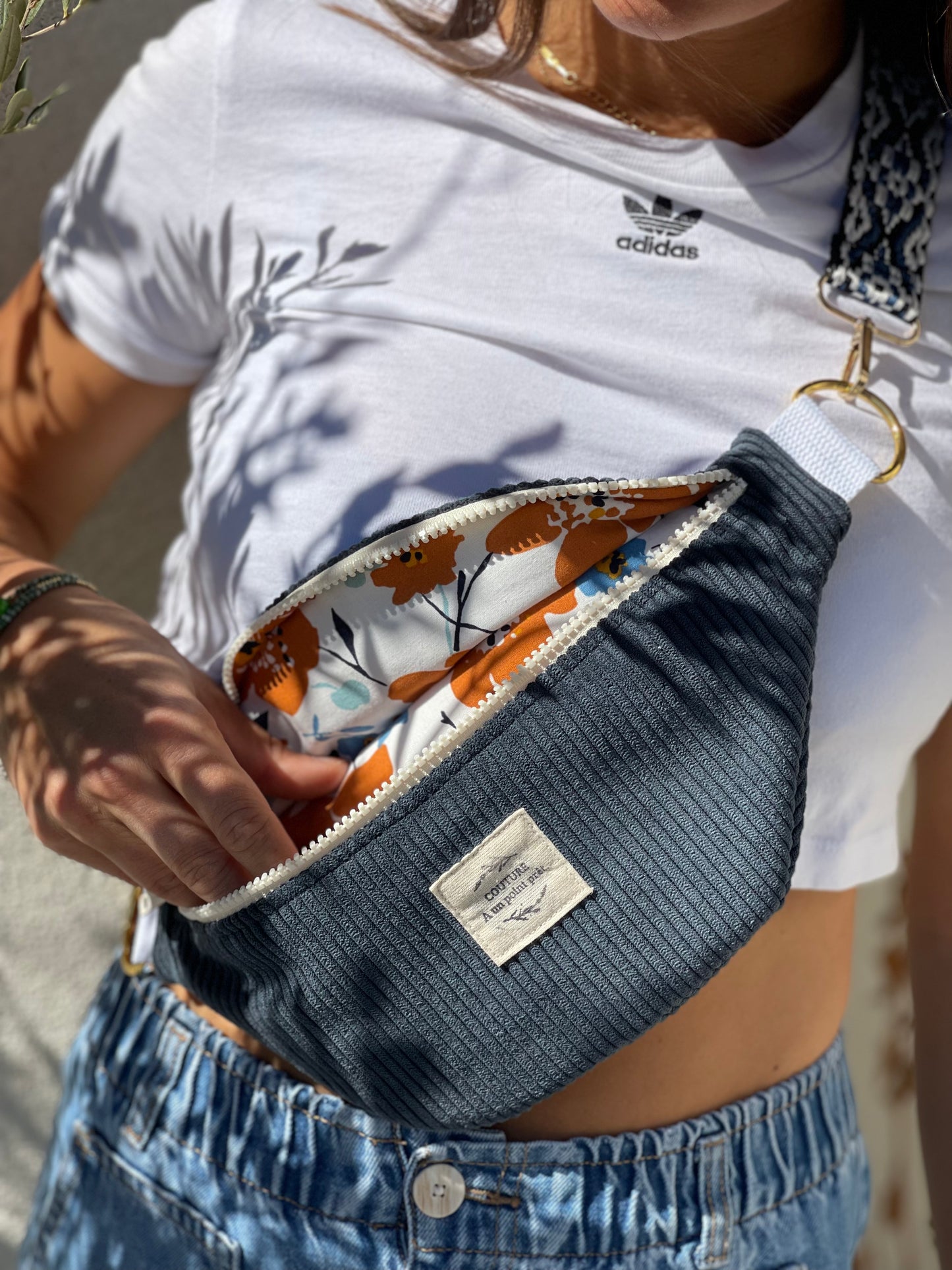 Banane velours bleu marine